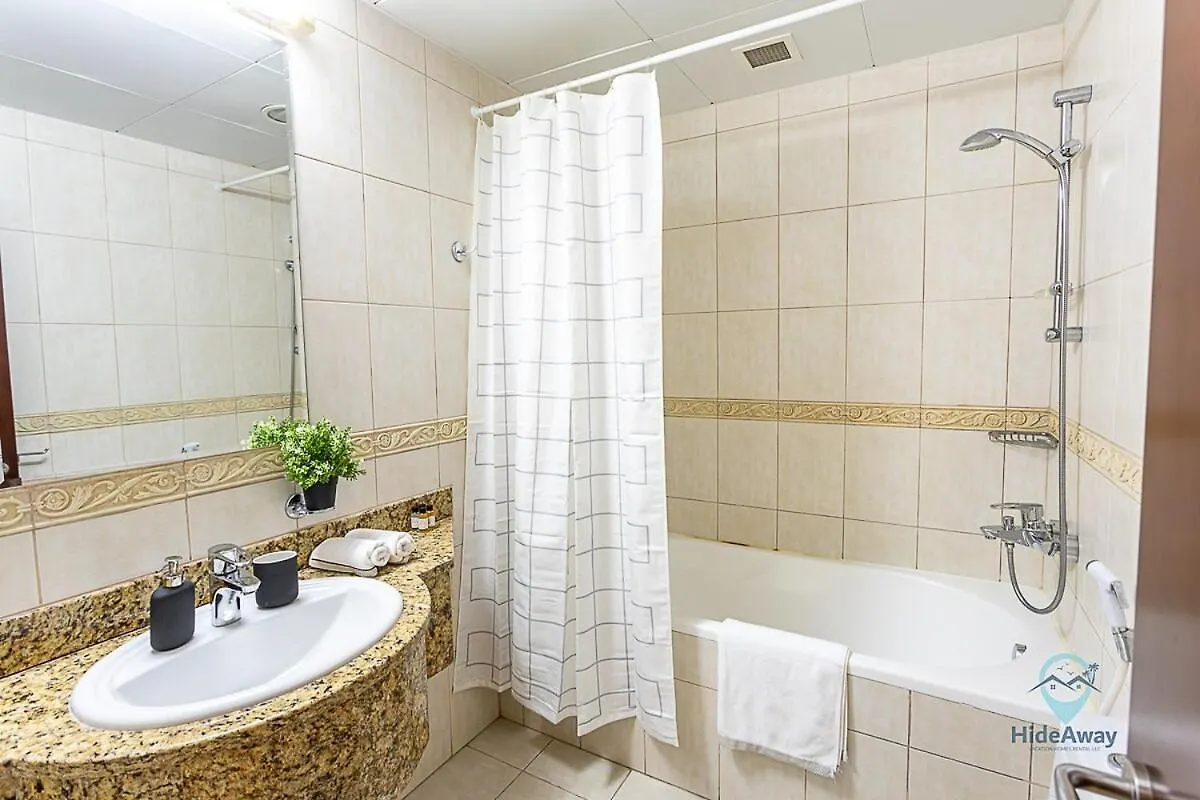 Apartment 1 Bedroom Blue Chic Dubai Marina, Steps To Beach!