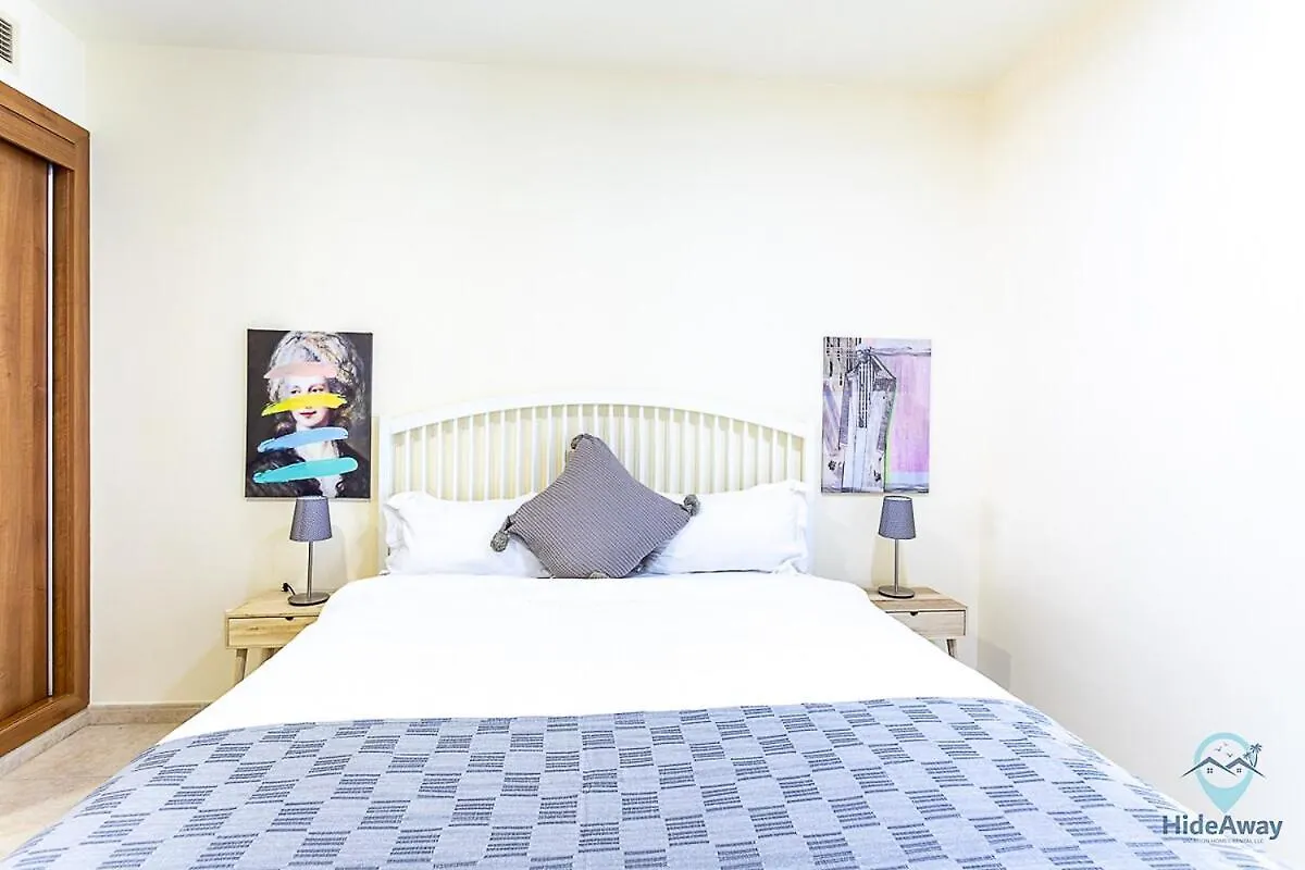 1 Bedroom Blue Chic Dubai Marina, Steps To Beach!