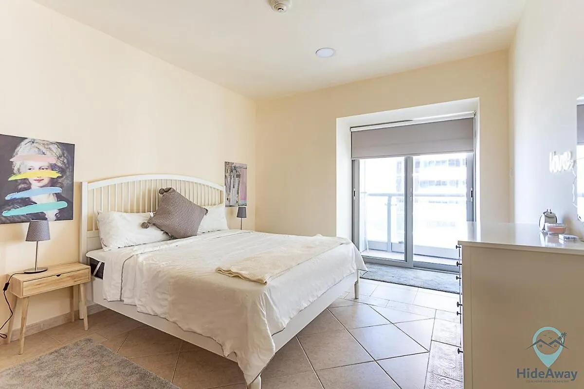 1 Bedroom Blue Chic Dubai Marina, Steps To Beach!