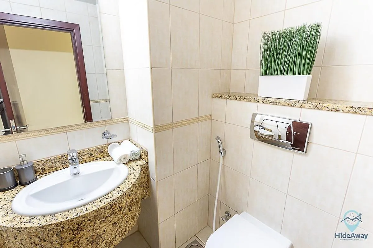 1 Bedroom Blue Chic Dubai Marina, Steps To Beach! United Arab Emirates